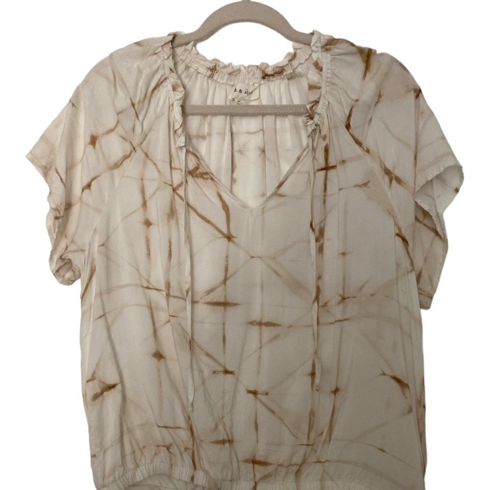 CLOTH & STONE top, size Large, elastic at waist and neckline. Geometric pattern.